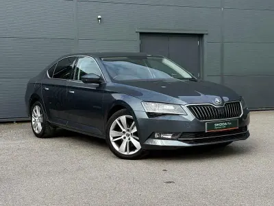Gebraucht Skoda Superb SE L Executive 150 PS (110 kW) 2018 Grau Kleinwagen