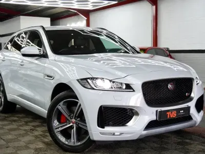 Usado Jaguar F-Pace S 300 HP (220 kW) 2018 Branco SUV