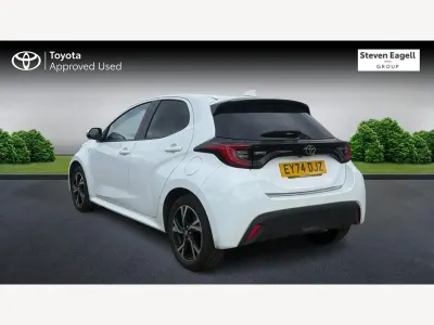 Used Toyota Yaris Design 91 HP (66 kW) 2024 White Hatchback