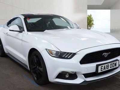 Begagnad Ford Mustang Fastback 317 HK (233 kW) 2018 Vit Sportkupé
