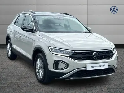 Begagnad VW T-Roc Life 150 HK (110 kW) 2023 Grå SUV