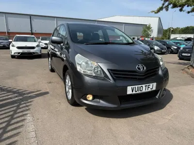 Used Toyota Verso 132 HP (97 kW) 2010 Grey MPV