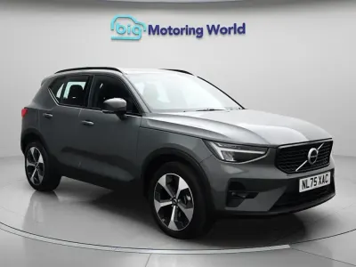 Used Volvo XC40 Plus 163 HP (119 kW) 2025 Green SUV