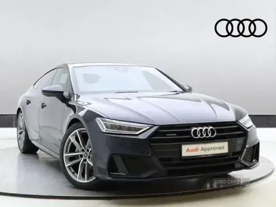 Usado Audi A7 Black Edition 245 HP (180 kW) 2023 Azul Sedan