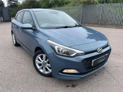 Used Hyundai i20 Premium 100 HP (73 kW) 2015 Blue Hatchback