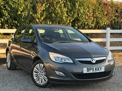 Used Vauxhall Astra Excite 98 HP (72 kW) 2011 Grey Hatchback