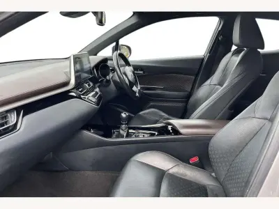 Używany Toyota C-HR 116 KM (85 kW) 2019 Srebrny SUV
