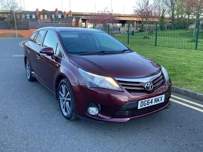Used Toyota Avensis 124 HP (91 kW) 2014 Red Estate