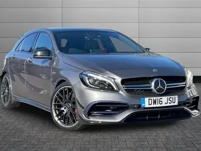 Usado Mercedes A45 AMG 360 HP (264 kW) 2016 Cinzento Citadino