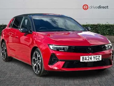 Second-hand Vauxhall Astra Ultimate 130 CP (95 kW) 2024 Roșu Hatchback