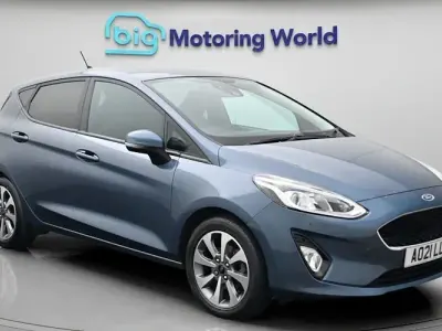 Usado Ford Fiesta Trend 95 CV (69 kW) 2021 Azul Utilitario
