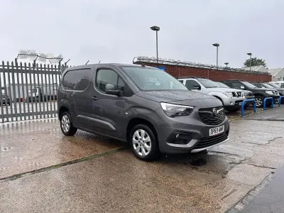 Used Vauxhall Combo Edition 100 HP (73 kW) 2020 Grey MPV