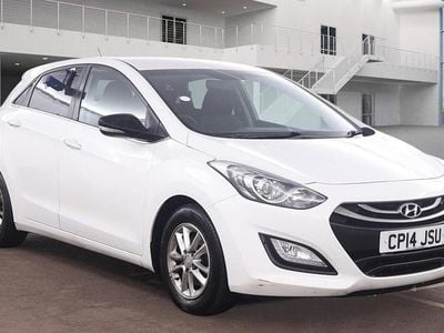 Used Hyundai i30 SE 100 HP (73 kW) 2014 White Hatchback