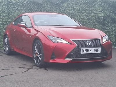 Begagnad Lexus RC300h Sport Line 223 HK (164 kW) 2019 Röd Sportkupé