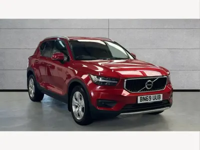 Used Volvo XC40 Momentum 150 HP (110 kW) 2019 Red SUV
