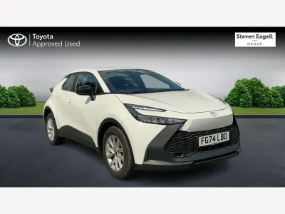 Used Toyota C-HR 140 HP (102 kW) 2024 White SUV