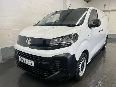 Used Vauxhall Vivaro S 120 HP (88 kW) 2024 White MPV