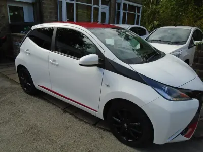 Used Toyota Aygo x-press 2018 White Hatchback