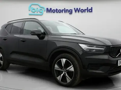 Second-hand Volvo XC40 Plus 211 CP (155 kW) 2021 Negru SUV
