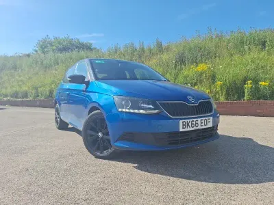 Used Skoda Fabia Colour Edition 75 HP (55 kW) 2016 Blue Hatchback