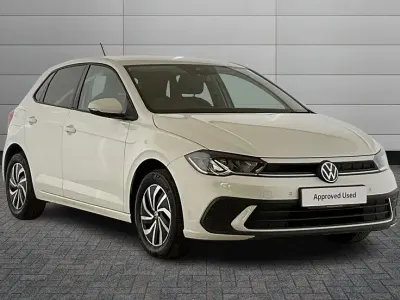 Used VW Polo Life 95 HP (69 kW) 2023 Pure white Hatchback