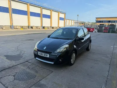 Used Renault Clio 75 HP (55 kW) 2011 Black Hatchback