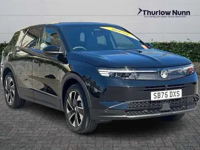 Second-hand Vauxhall Grandland X S 136 CP (100 kW) 2025 Negru SUV