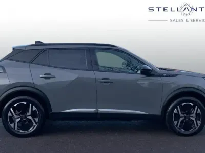 Second-hand Peugeot e-2008 Allure 113 kW (154 CP) 2024 Gri SUV