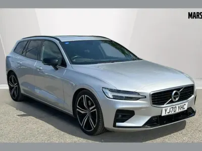 Usado Volvo V60 R-Design 250 HP (183 kW) 2020 Prateado Carrinha