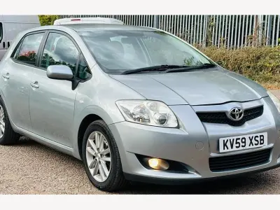 Used Toyota Auris 130 HP (95 kW) 2009 Silver Hatchback