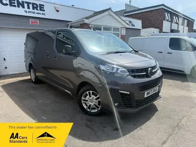 Second-hand Vauxhall Vivaro Sportive 150 CP (110 kW) 2021 Gri Monovolum