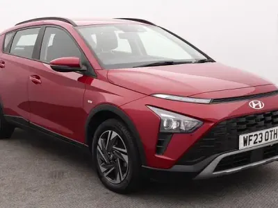 Usado Hyundai Bayon SE 100 CV (73 kW) 2023 Rojo SUV