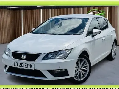 Used Seat Leon SE Dynamic 131 HP (96 kW) 2020 White Hatchback