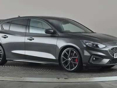 Begagnad Ford Focus ST 280 HK (205 kW) 2020 Grå Halvkombi
