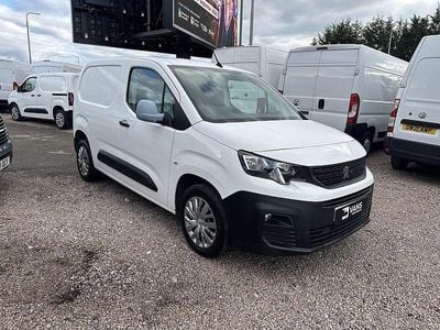 White Used 2019 Peugeot Partner MPV | £7,194 (Good price)