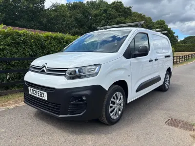 Used Citroën Berlingo 100 HP (73 kW) 2021 White MPV