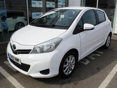 Used Toyota Yaris Multidrive S 2013 White Hatchback