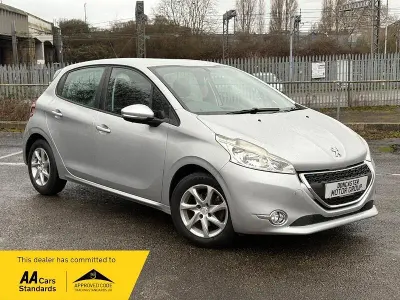 Used Peugeot 208 Active 68 HP (50 kW) 2013 Silver Hatchback