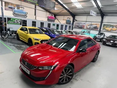 Gebraucht Peugeot 508 GT-line 130 PS (95 kW) 2020 Rot Kleinwagen