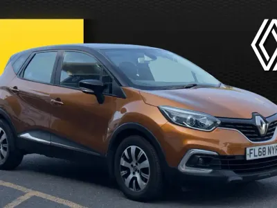 Used Renault Captur Play 90 HP (66 kW) 2018 Orange/black SUV