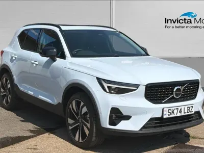 Begagnad Volvo XC40 Ultra 163 HK (119 kW) 2024 Blå SUV