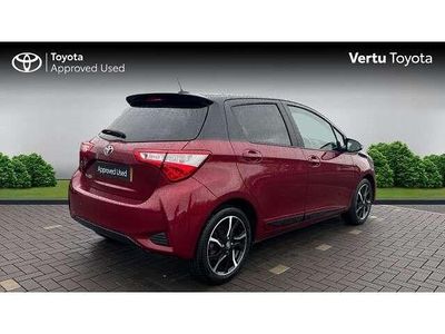 Used Toyota Yaris 111 HP (81 kW) 2017 Red Hatchback