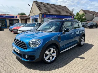 Used Mini Cooper D 2017 Blue Hatchback