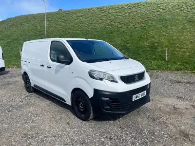 Käytetty Peugeot Expert 120 HP (88 kW) 2017 Valkoinen Van
