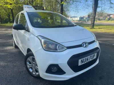 Gebraucht Hyundai i10 67 PS (49 kW) 2014 Weiß Kleinwagen