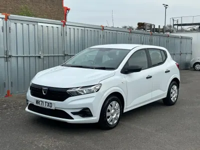 Używany Dacia Sandero Essentiel 2021 Biały Hatchback