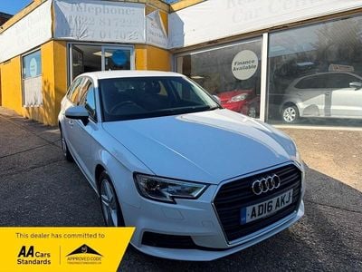 Begagnad Audi A3 Design 2016 Vit Halvkombi
