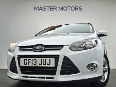 Used Ford Focus Zetec 2013 White Hatchback
