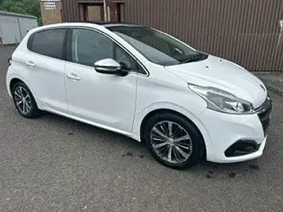 Used Peugeot 208 Allure 2016 White Hatchback