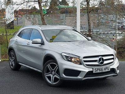 Mercedes GLA220